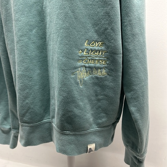 Mr Eat Well Sweatshirt Crewneck Miss Thick Parm Cheese Grater Teal Blue Small - Picture 5 of 9